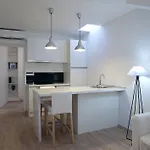 애틱 아파트먼트